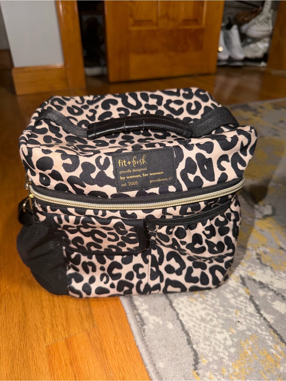 fit+fresh Leopard Print Insulated Cosmetic Bag – Pink and Black